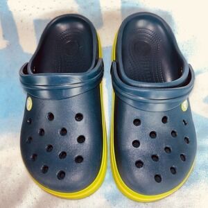 NWOT (Store Display) Junior Size 3 Crocs Classic Sandals